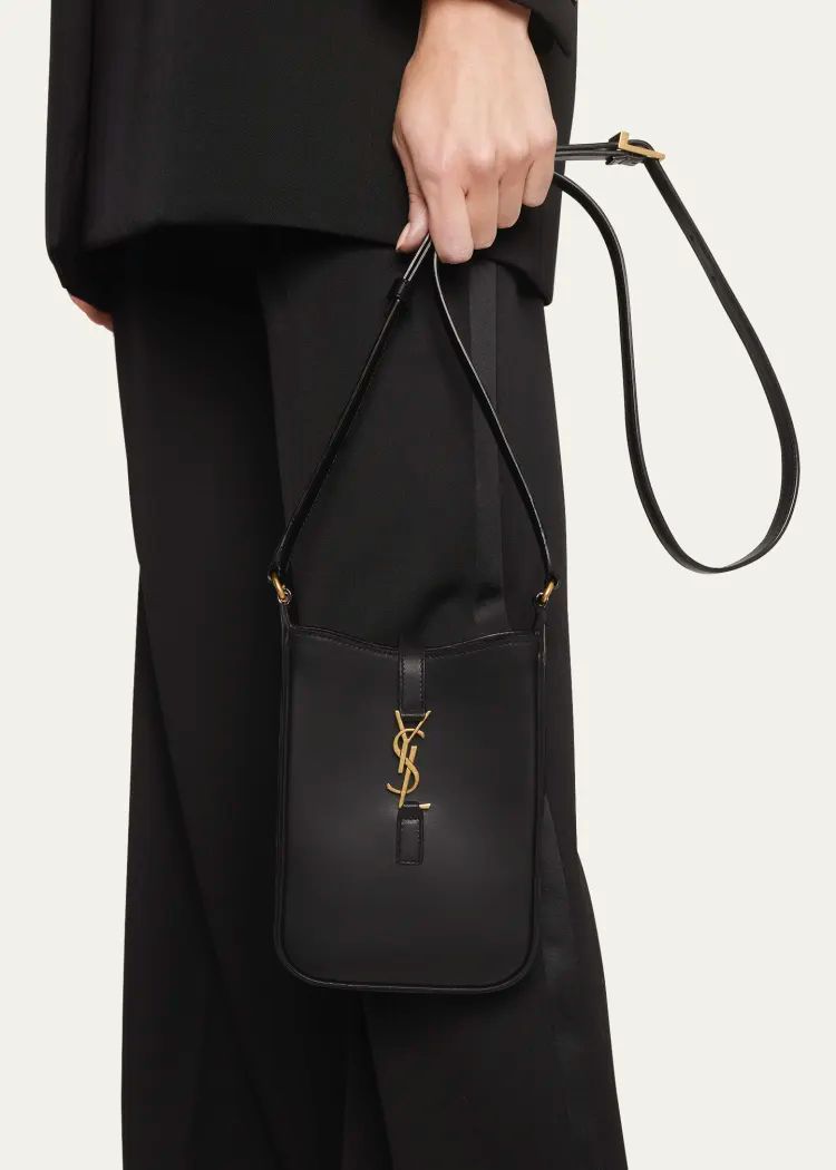 YSl SAINT LAURENT Le 5 A 7 Mini YSL Vertical Bucket Bag in Smooth Leather-black