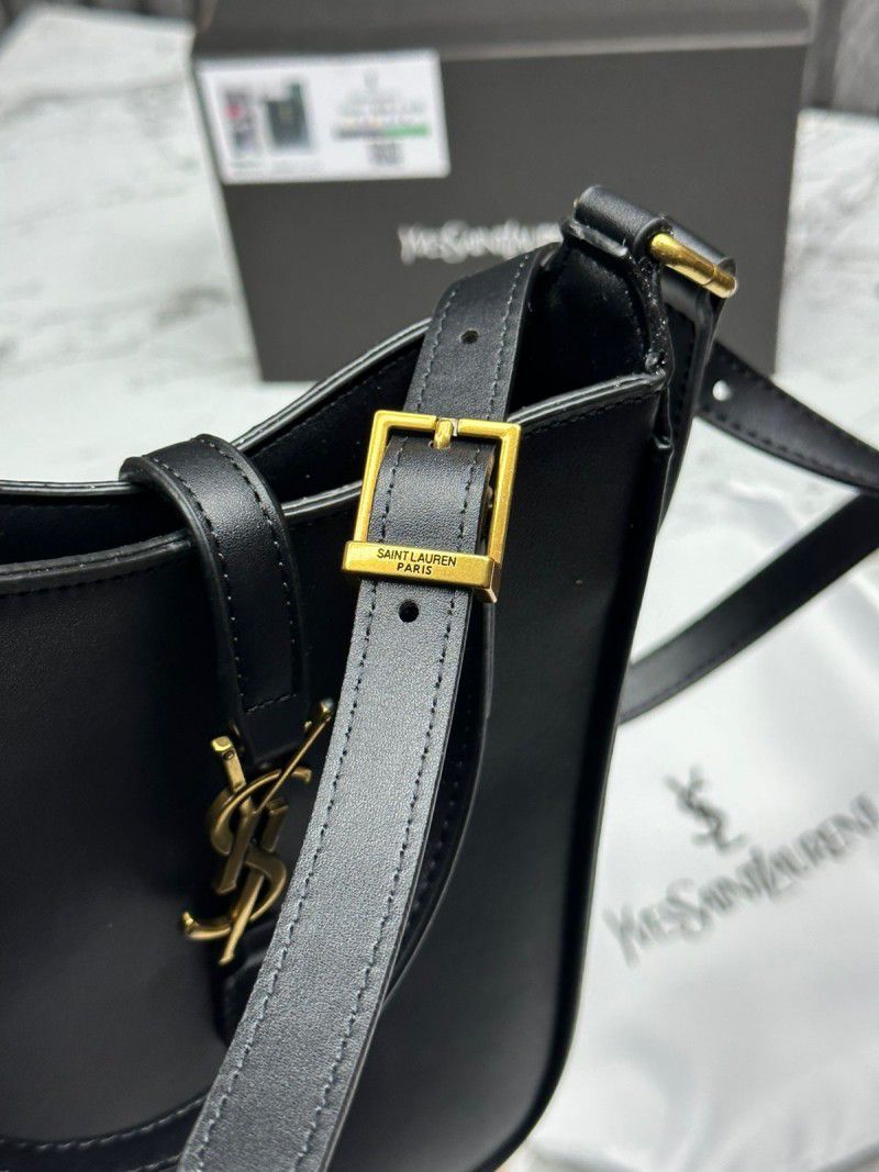 YSl SAINT LAURENT Le 5 A 7 Mini YSL Vertical Bucket Bag in Smooth Leather-black