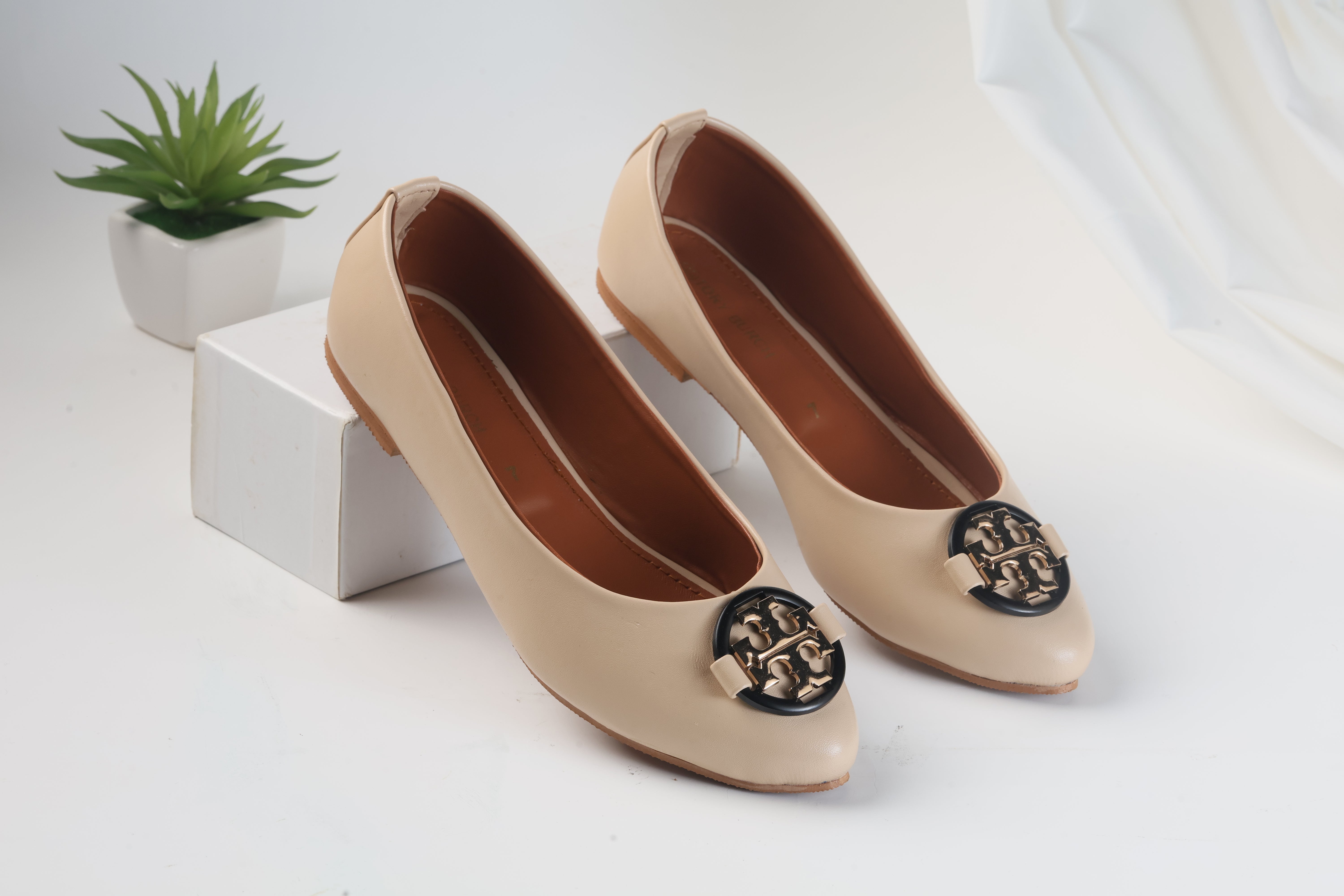 TORY BRUCH BEIGH CLAIRE BALLET FLAT PUMPS