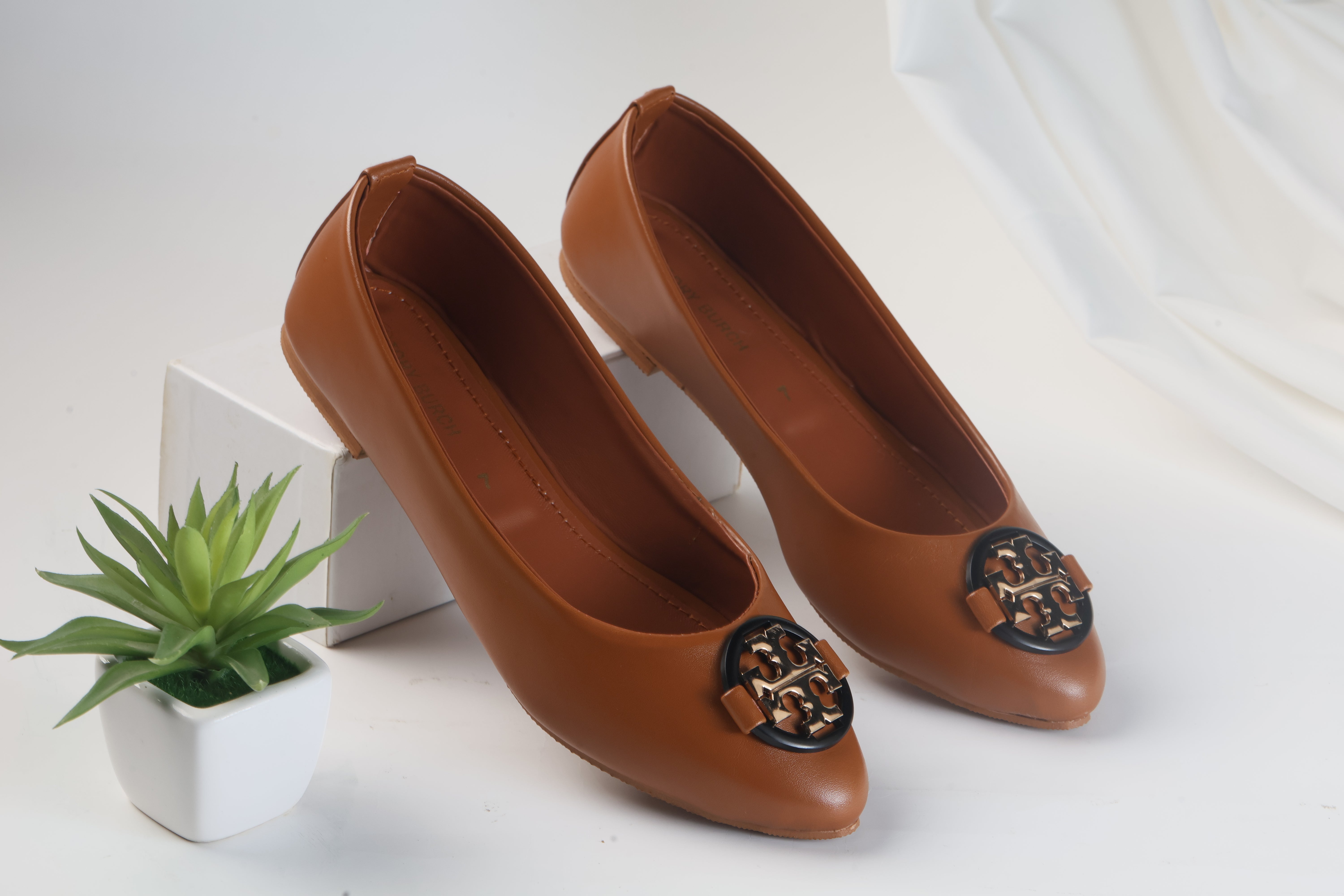 TORY BRUCH BROWN CLAIRE BALLET FLAT PUMPS