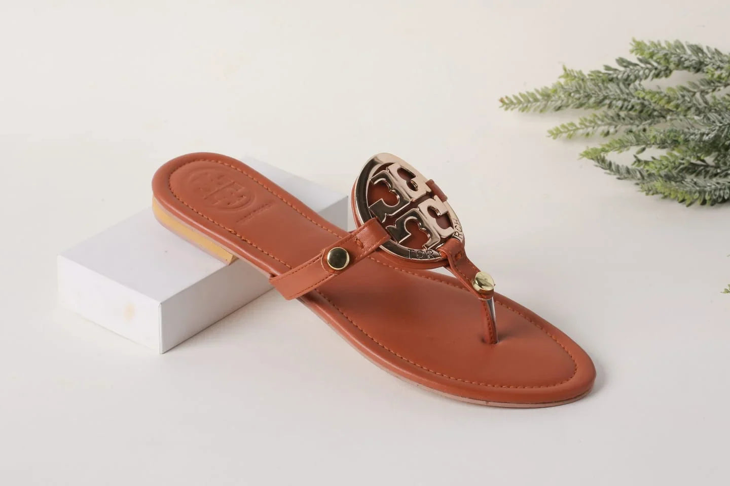 TB MILLER LOGO SANDALS - BROWN