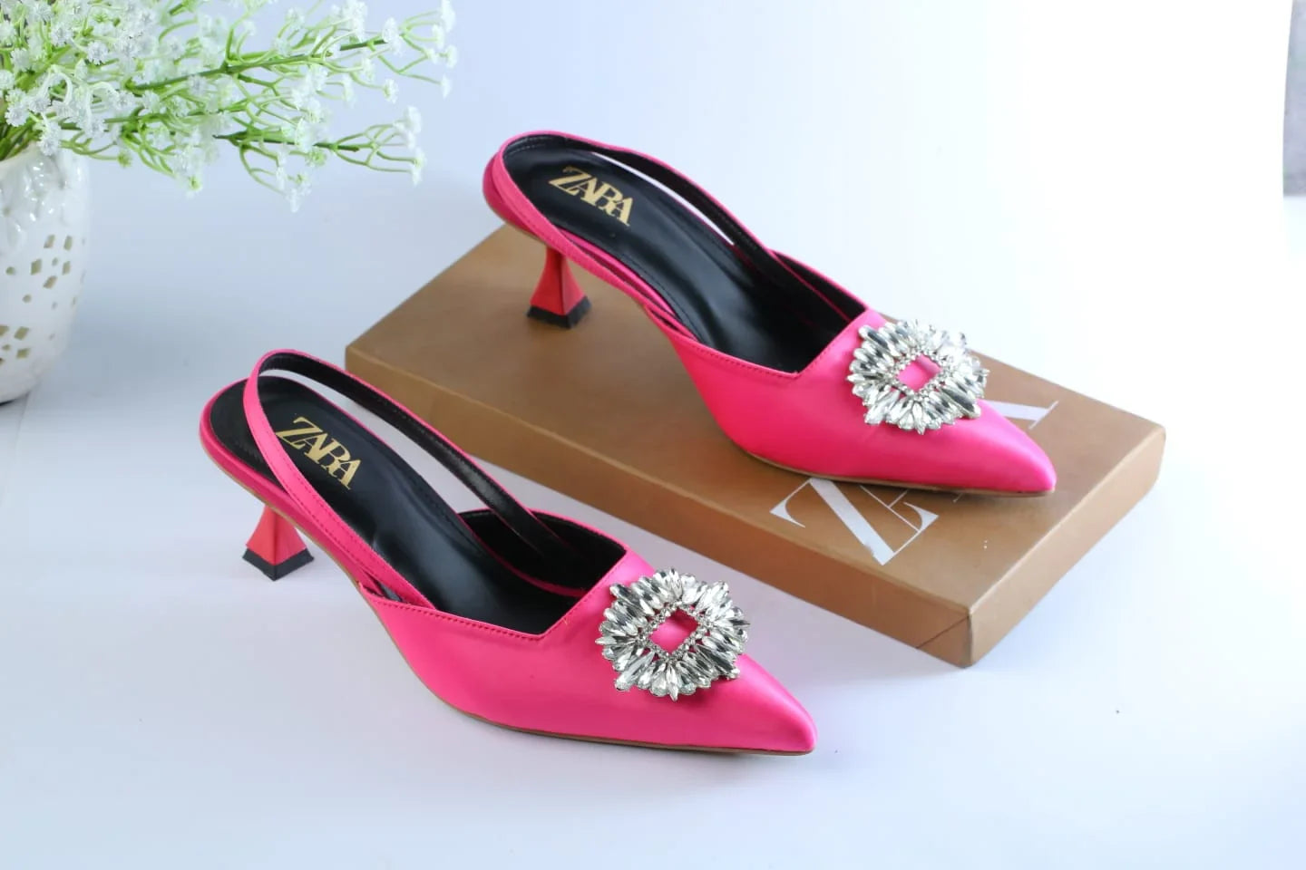 EMBELLISHED KITTEN HEELS - PINK