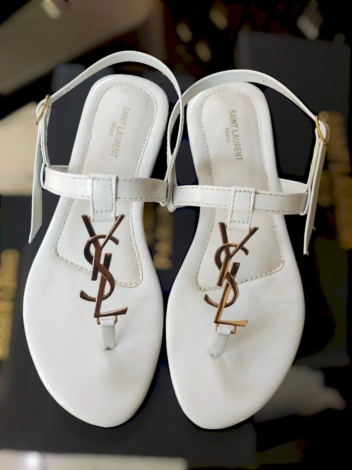 CASSANDRA SANDALS IN PATENT LEATHER - WHITE