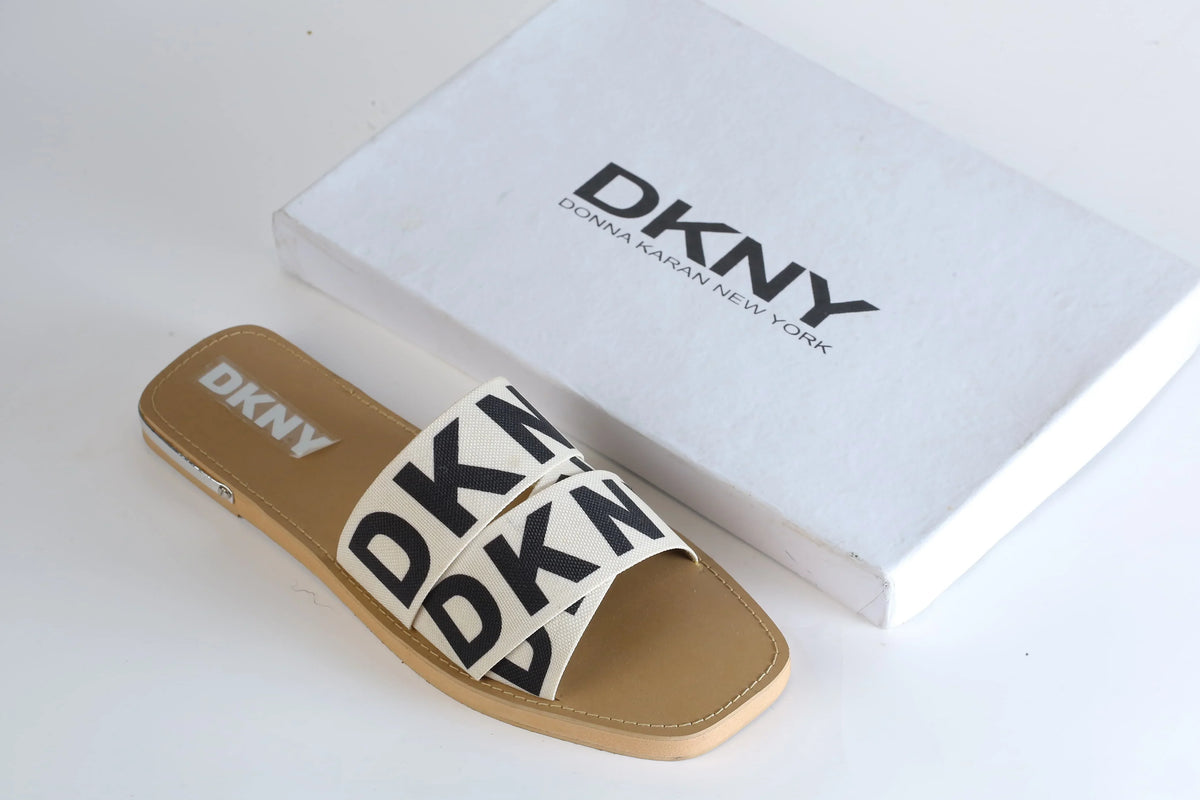 DKNY ISHA FLAT SANDAL - BEIGE